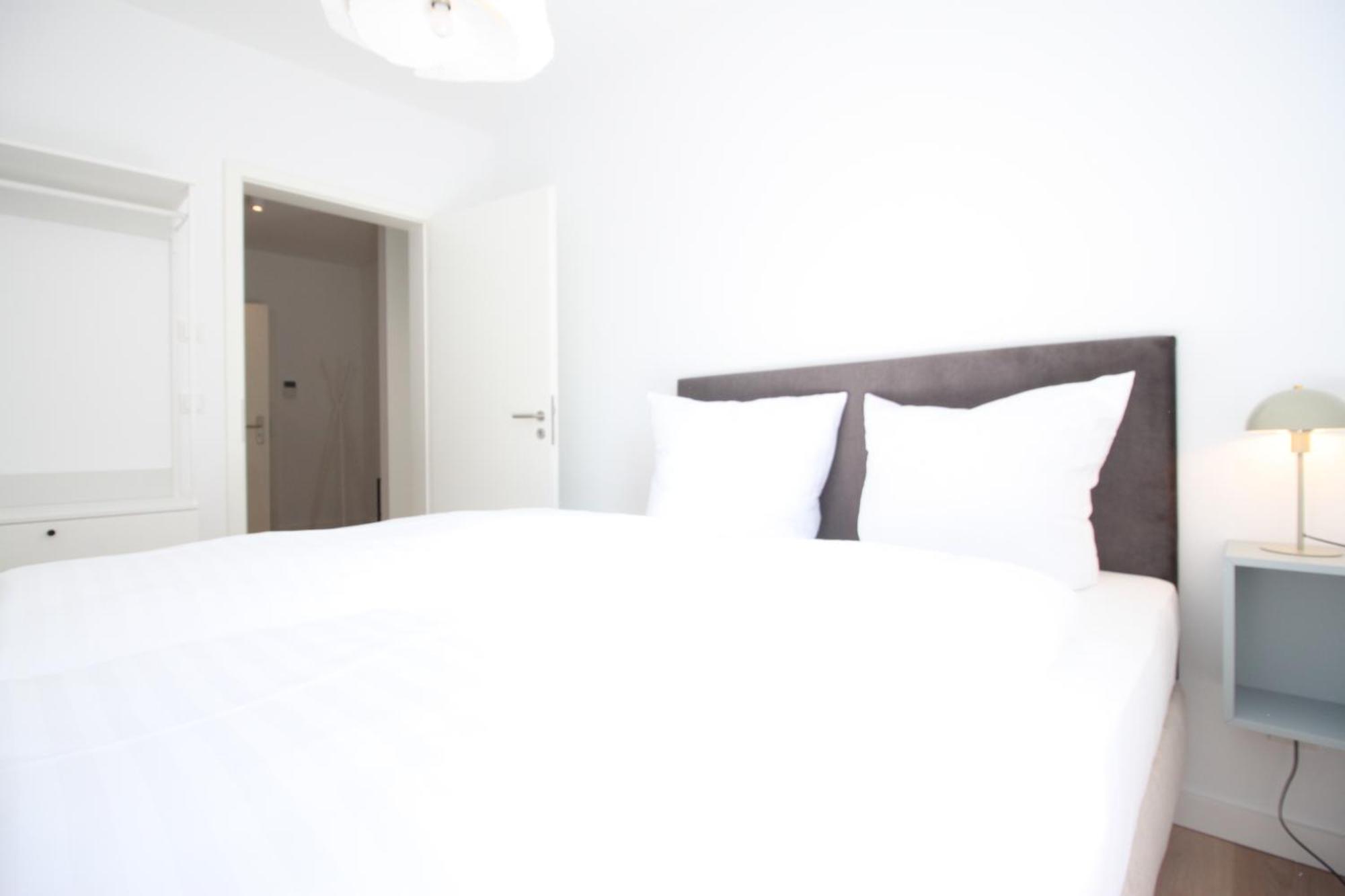 Ferienwohnung Strom Acht - Modern Frisch Inkl Stellplatz, Balkon - 200M Zum Alten Strom รอสต็อค ภายนอก รูปภาพ