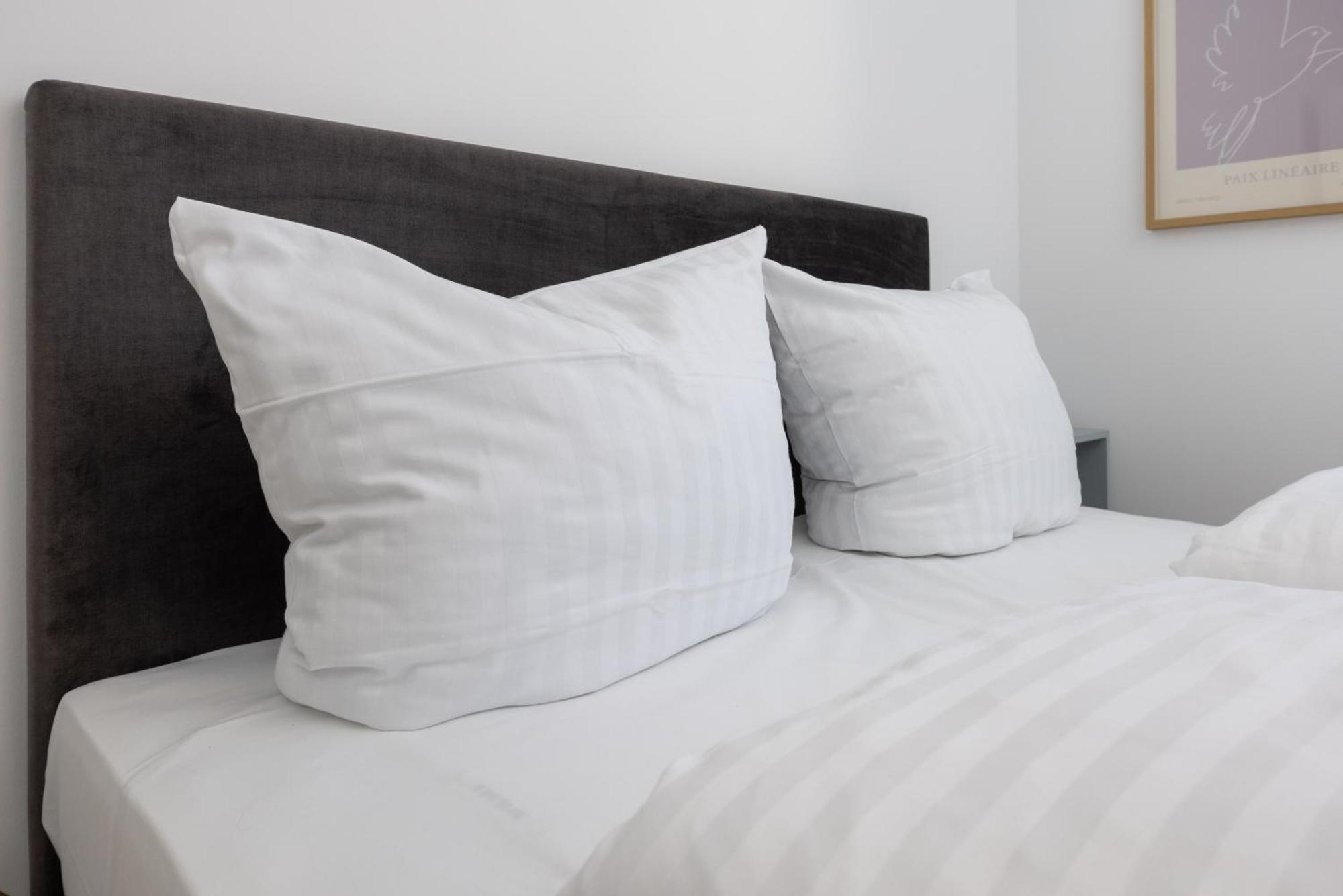 Ferienwohnung Strom Acht - Modern Frisch Inkl Stellplatz, Balkon - 200M Zum Alten Strom รอสต็อค ภายนอก รูปภาพ
